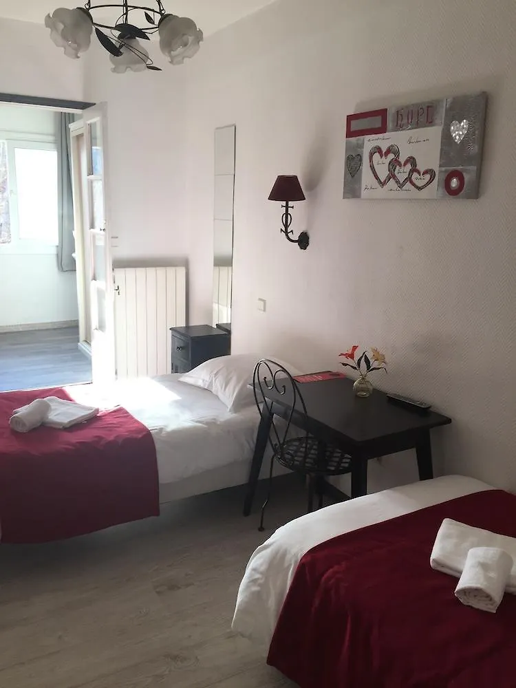 Hostellerie De La Source Αρλ 2*,