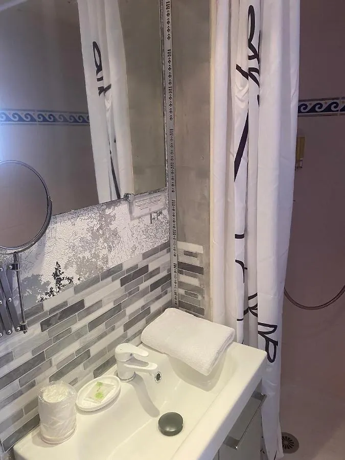 Hostellerie De La Source Αρλ Ξενοδοχείο