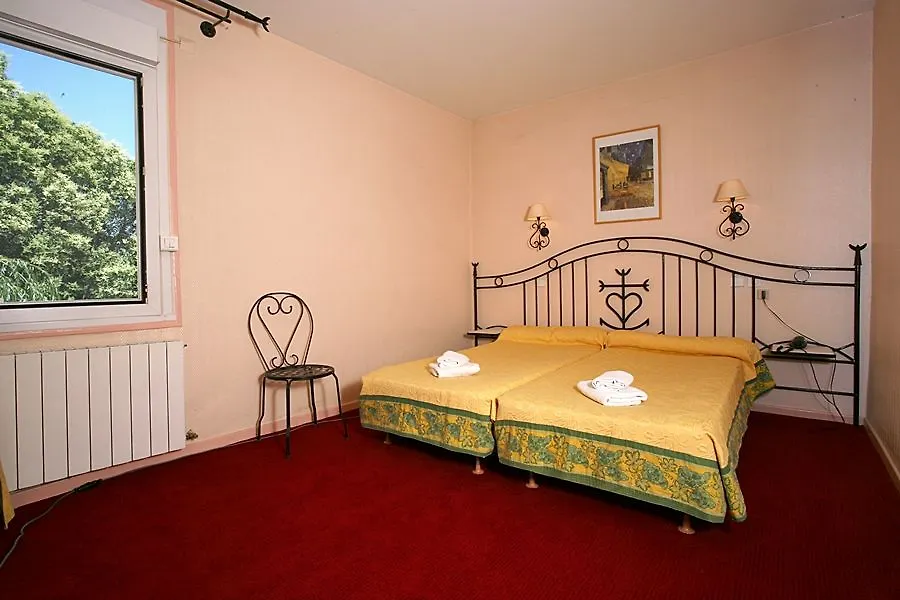 Hostellerie De La Source Αρλ