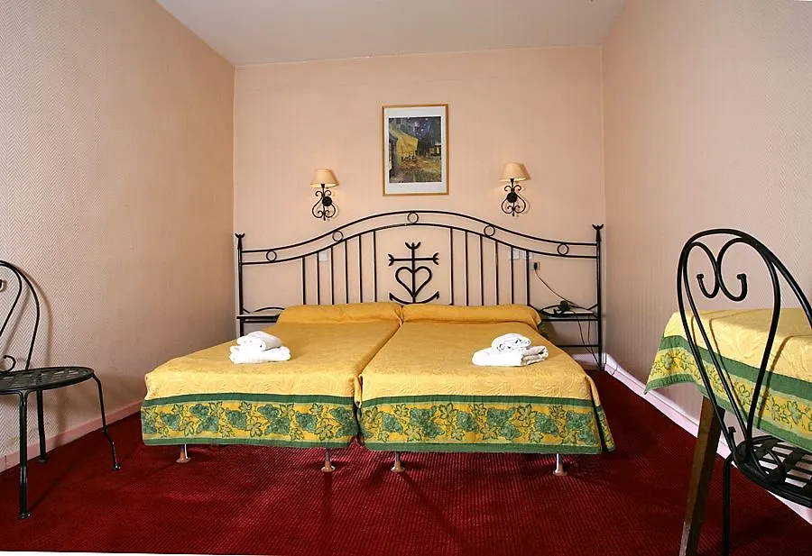 Hostellerie De La Source Αρλ